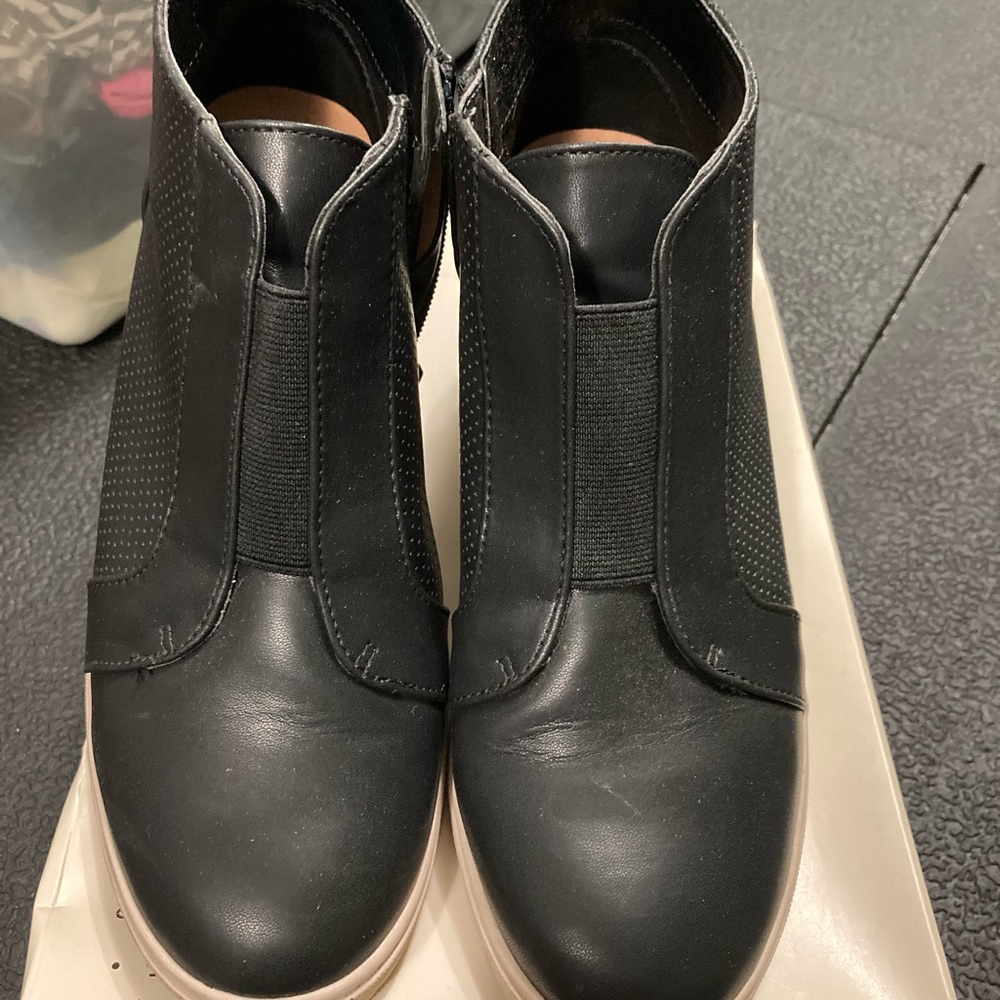 Ankle Sneakers with Heel